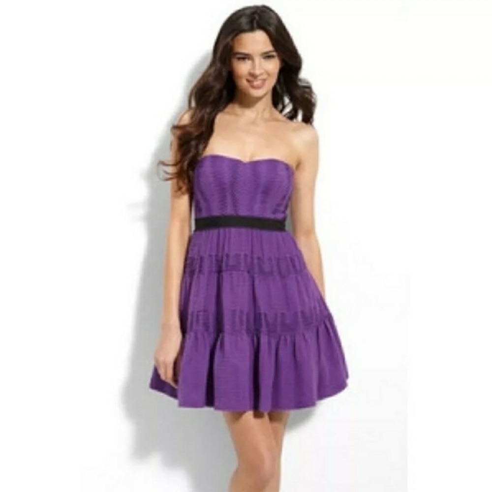 Bcbg pleated chiffon sweetheart neck dress